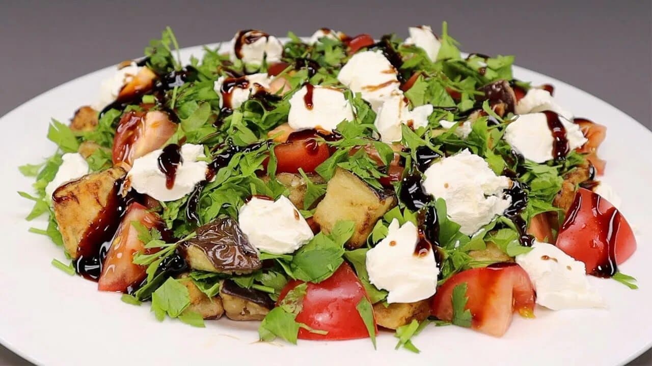 Салат с хрустящими баклажанами